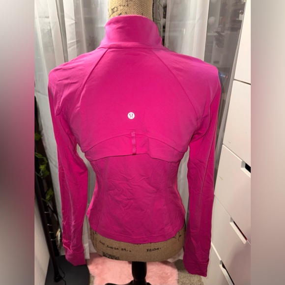 Lululemon Crop Nulu Jacket 10 - Picture 2 of 3
